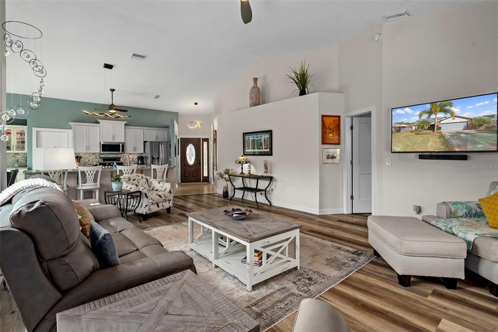 For Sale: $565,000 (3 beds, 2 baths, 1610 Square Feet)