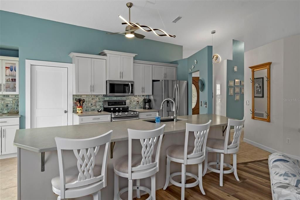 For Sale: $565,000 (3 beds, 2 baths, 1610 Square Feet)