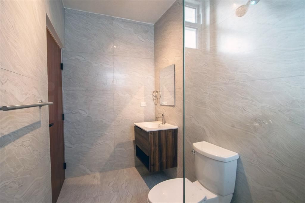 For Sale: $2,430,000 (6 beds, 6 baths, 3306 Square Feet)