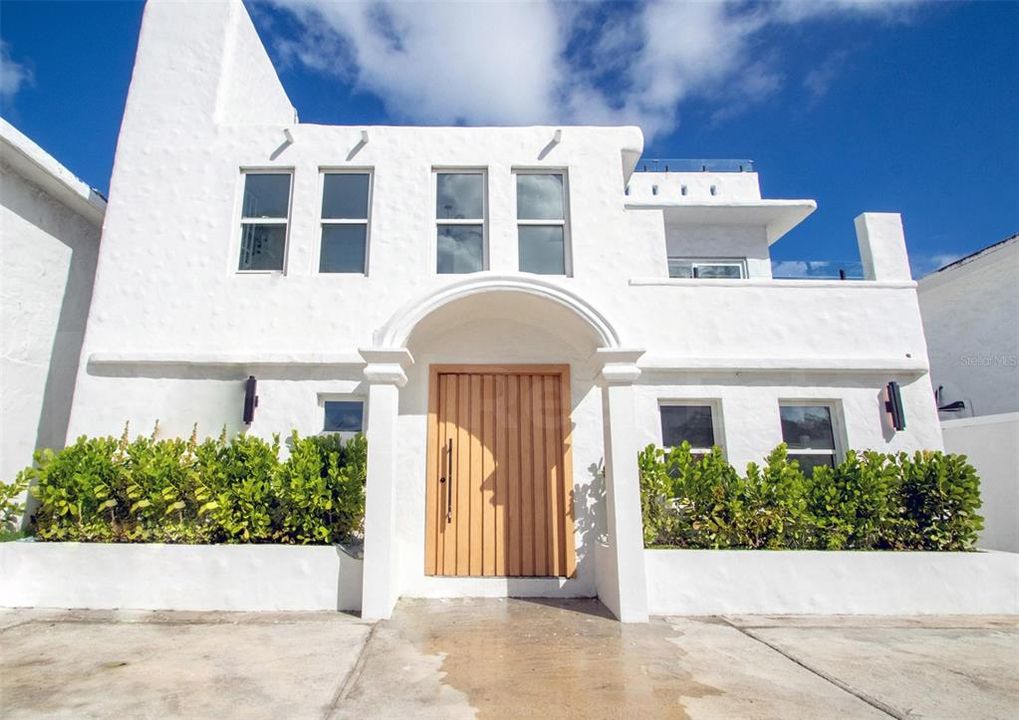 For Sale: $2,430,000 (6 beds, 6 baths, 3306 Square Feet)