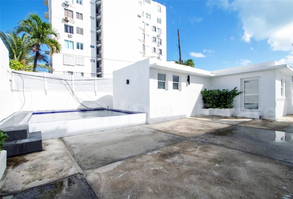 For Sale: $2,430,000 (6 beds, 6 baths, 3306 Square Feet)