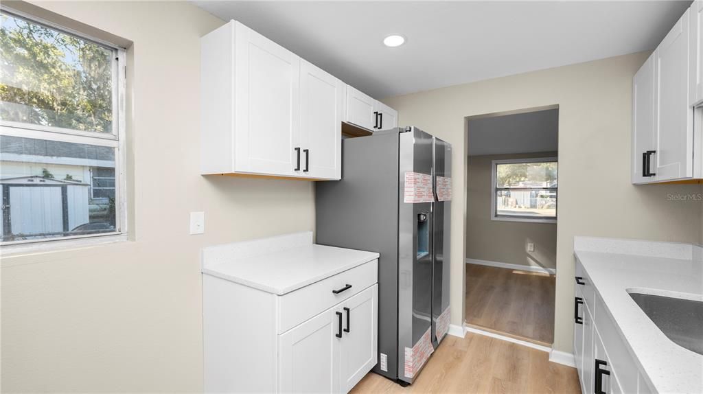 For Sale: $225,000 (3 beds, 1 baths, 994 Square Feet)