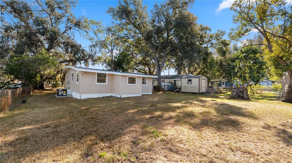 For Sale: $225,000 (3 beds, 1 baths, 994 Square Feet)