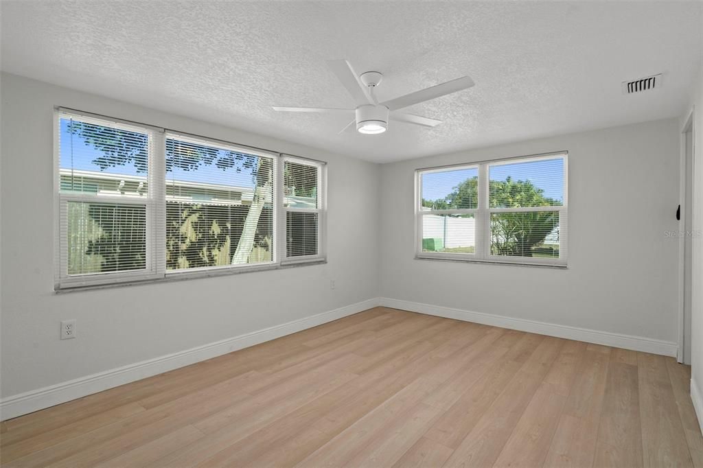 En Venta: $315,000 (3 camas, 2 baños, 1345 Pies cuadrados)