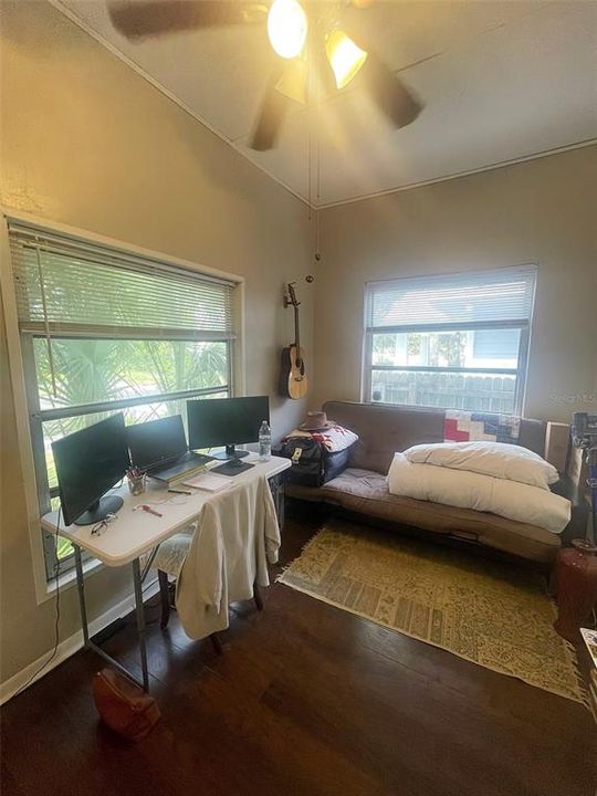 出租: $1,825 (2 贝兹, 1 浴室, 660 平方英尺)