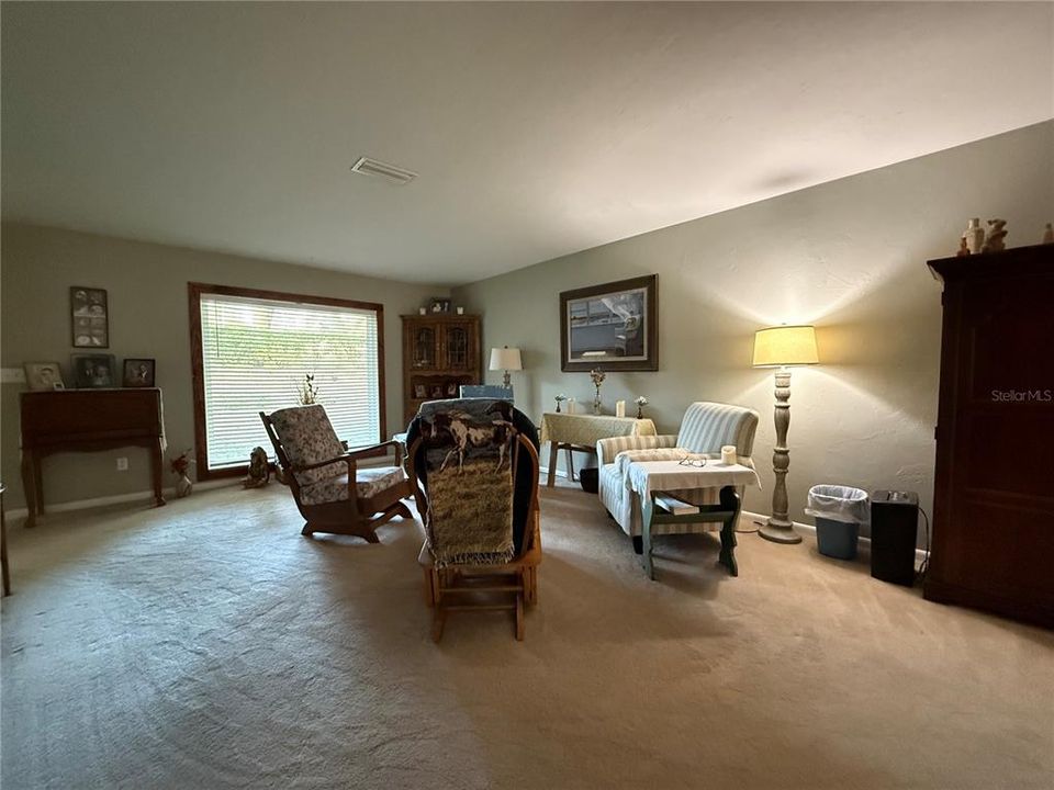 待售: $324,900 (2 贝兹, 2 浴室, 1805 平方英尺)