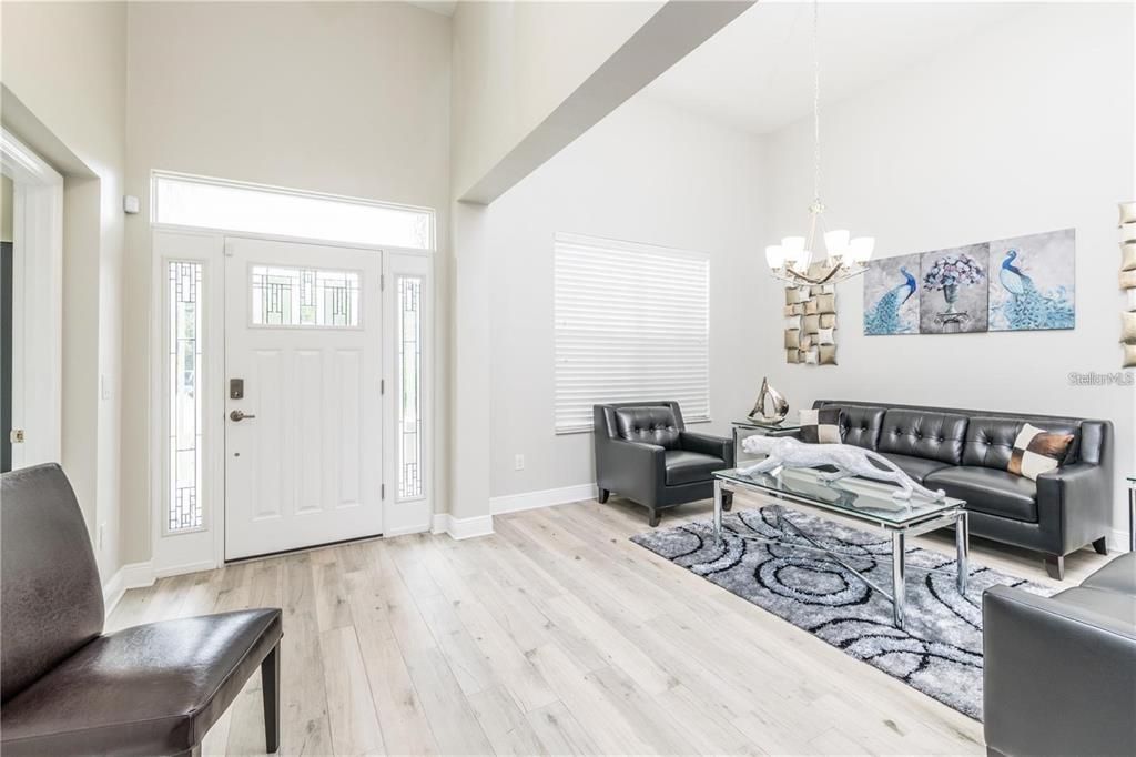 En Venta: $799,999 (4 camas, 2 baños, 2524 Pies cuadrados)