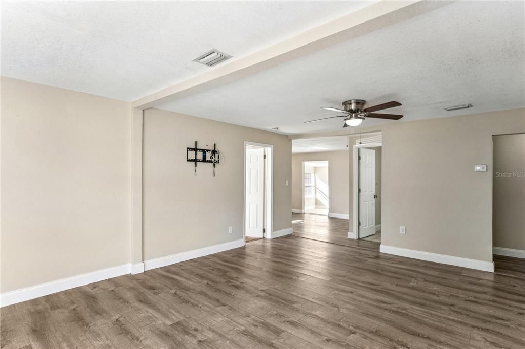 For Sale: $391,000 (3 beds, 2 baths, 1776 Square Feet)