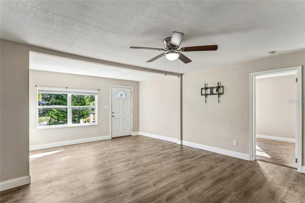 For Sale: $391,000 (3 beds, 2 baths, 1776 Square Feet)