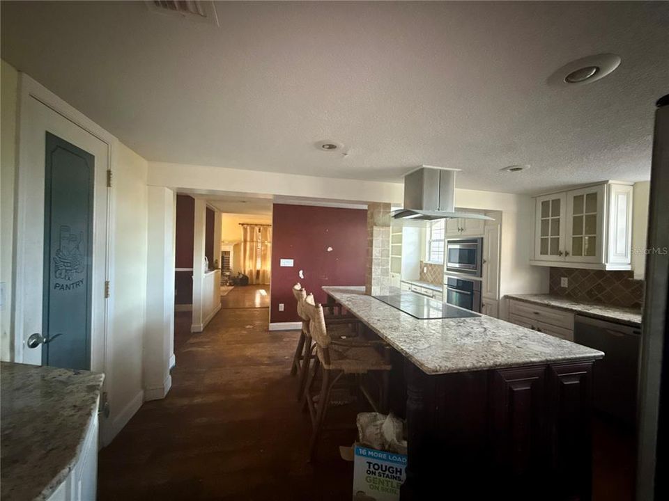 For Sale: $1,505,000 (3 beds, 2 baths, 3311 Square Feet)