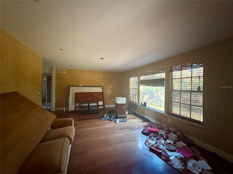 For Sale: $1,505,000 (3 beds, 2 baths, 3311 Square Feet)