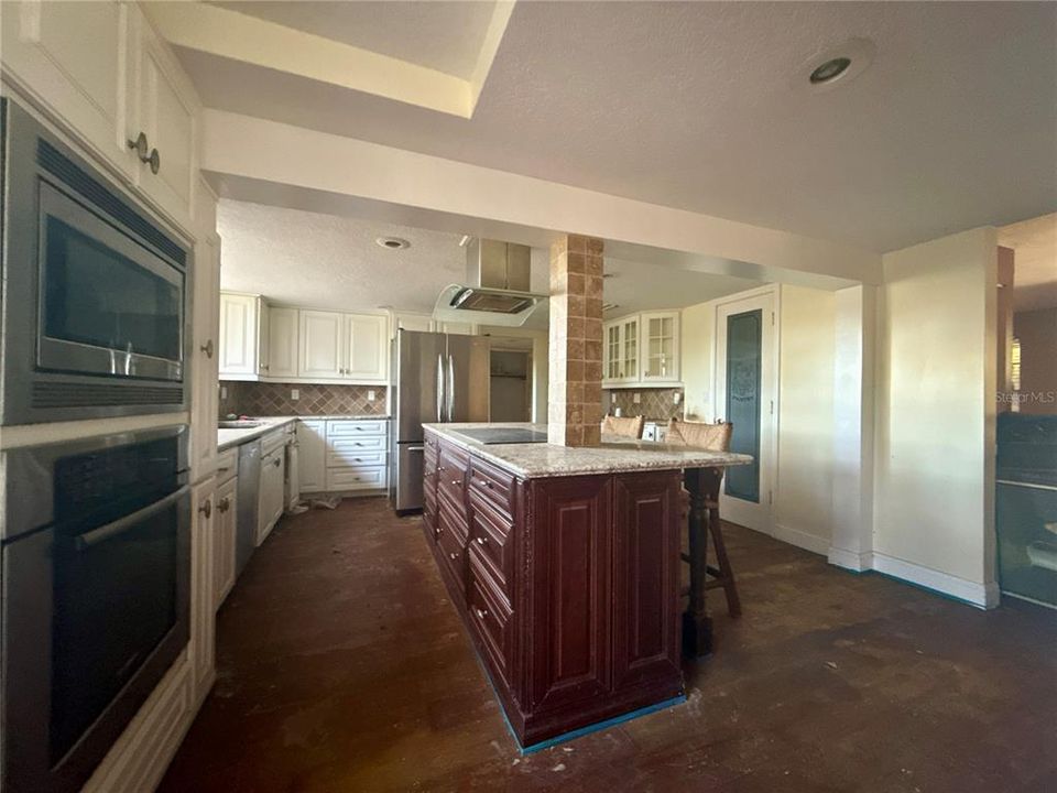 For Sale: $1,505,000 (3 beds, 2 baths, 3311 Square Feet)