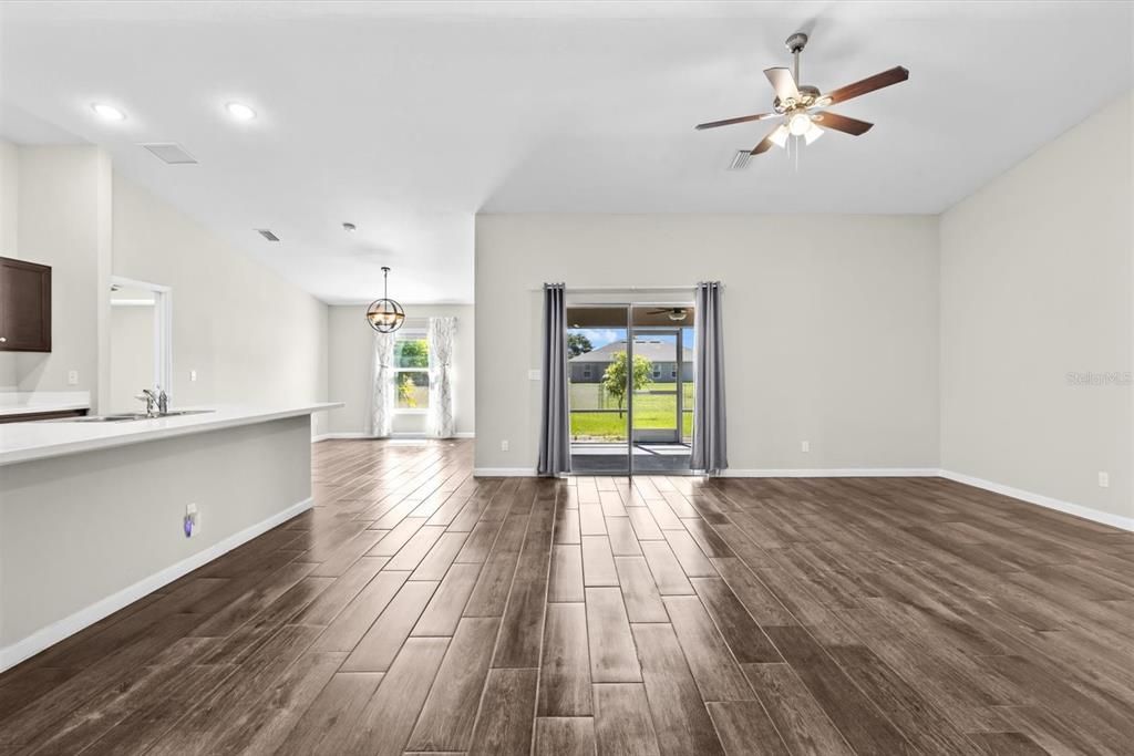 出租: $2,950 (3 贝兹, 2 浴室, 1935 平方英尺)