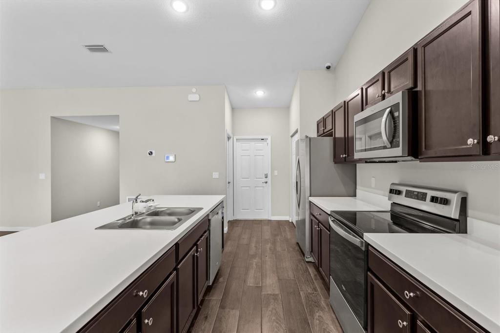 出租: $2,950 (3 贝兹, 2 浴室, 1935 平方英尺)