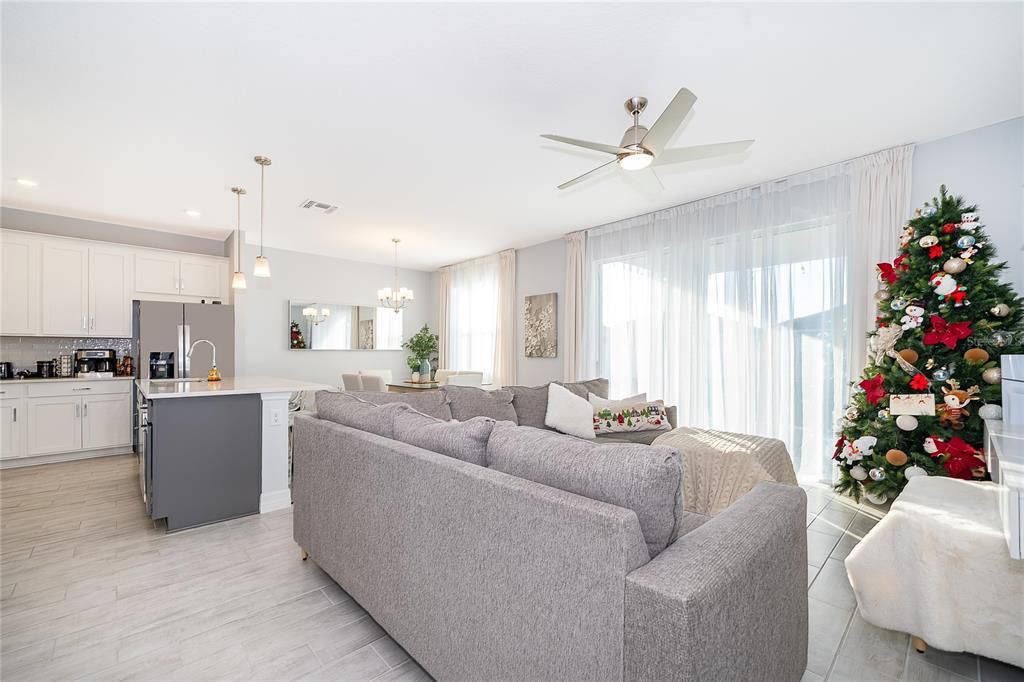 На продажу: $425,000 (3 спален, 2 ванн, 1401 Квадратных фут)