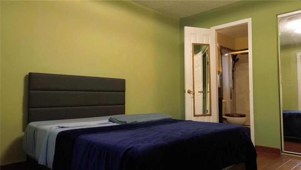 For Sale: $450,000 (5 beds, 3 baths, 1728 Square Feet)