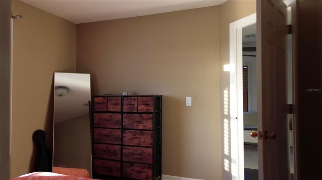 For Sale: $450,000 (5 beds, 3 baths, 1728 Square Feet)