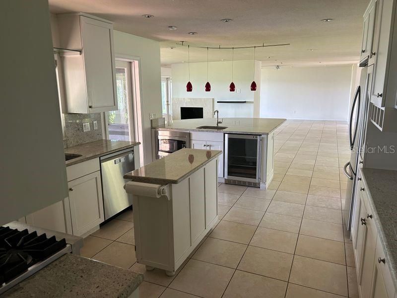 En Renta: $7,500 (4 camas, 3 baños, 3328 Pies cuadrados)