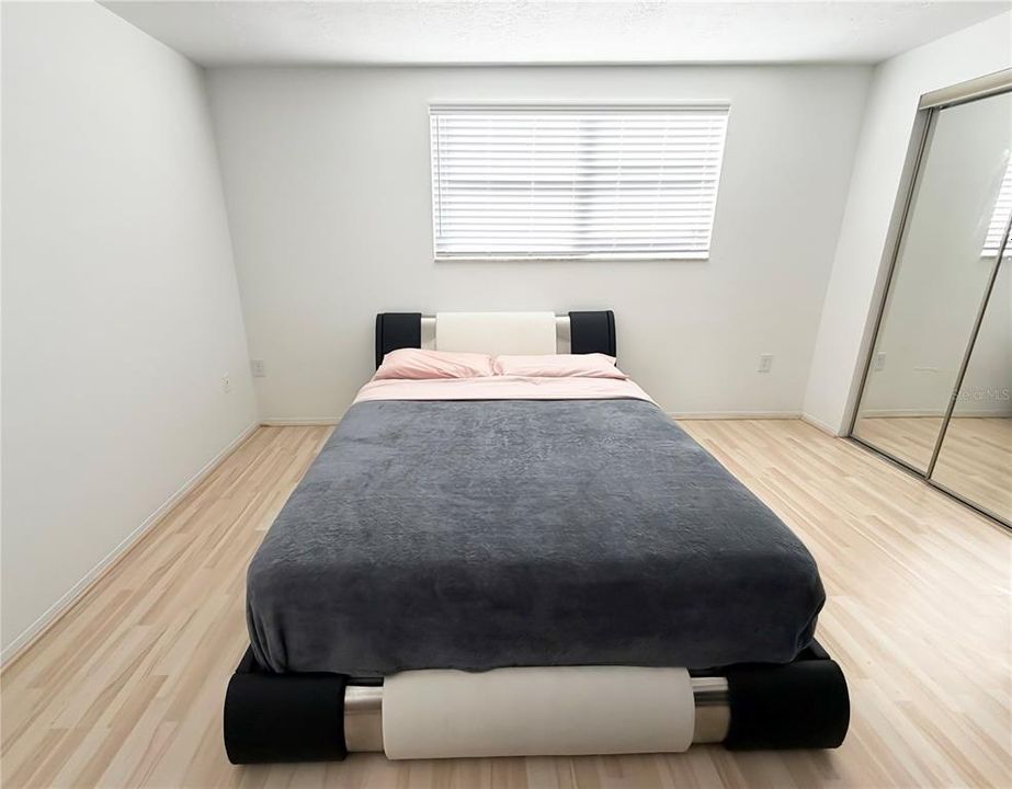 На продажу: $295,000 (3 спален, 2 ванн, 1423 Квадратных фут)