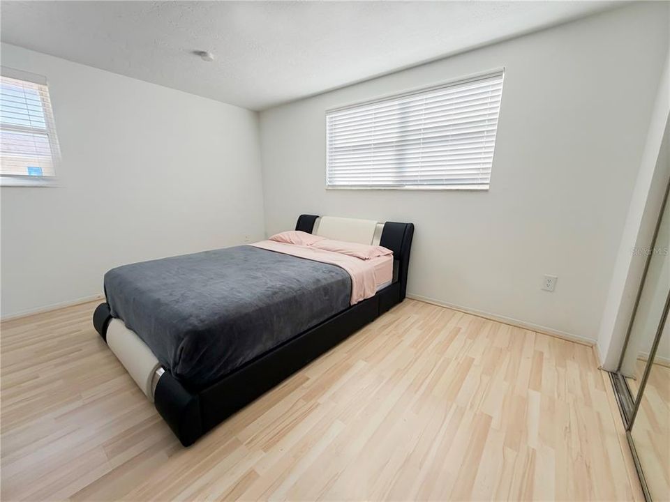 На продажу: $295,000 (3 спален, 2 ванн, 1423 Квадратных фут)