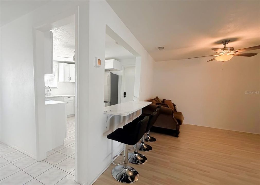 На продажу: $295,000 (3 спален, 2 ванн, 1423 Квадратных фут)