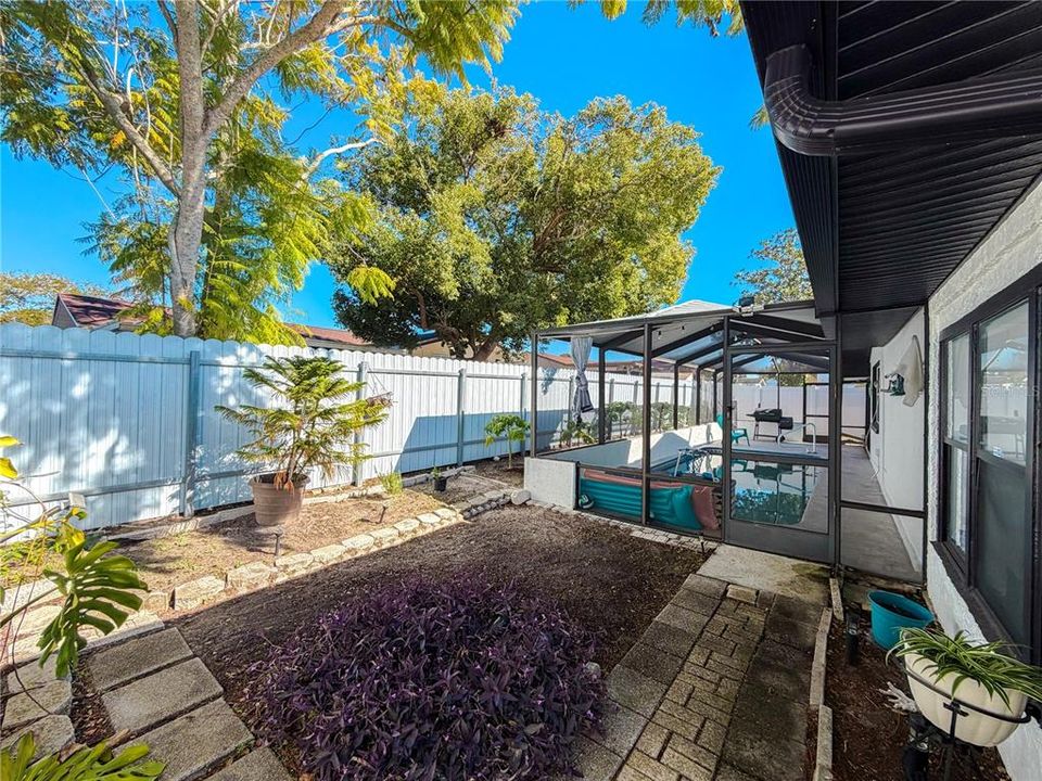 На продажу: $295,000 (3 спален, 2 ванн, 1423 Квадратных фут)