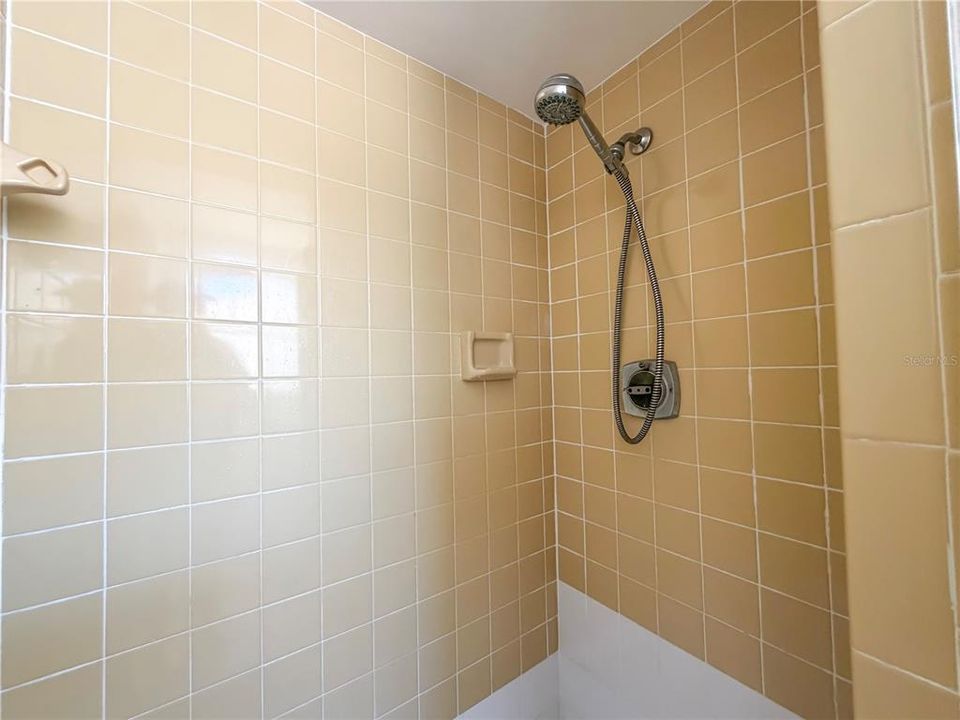 На продажу: $295,000 (3 спален, 2 ванн, 1423 Квадратных фут)