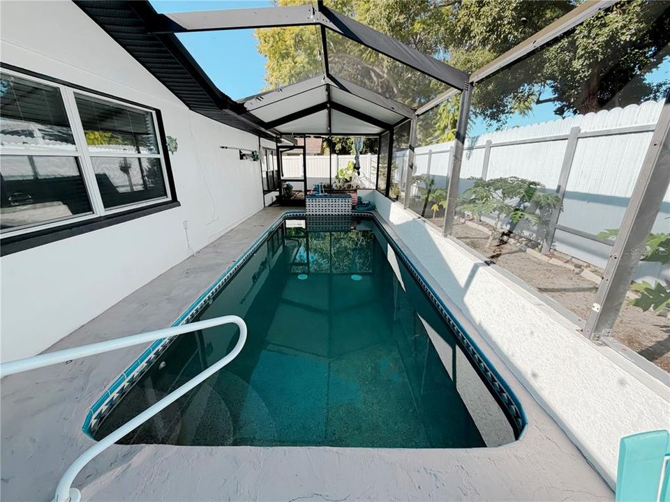 На продажу: $295,000 (3 спален, 2 ванн, 1423 Квадратных фут)