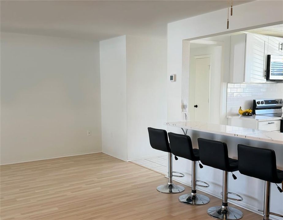 На продажу: $295,000 (3 спален, 2 ванн, 1423 Квадратных фут)