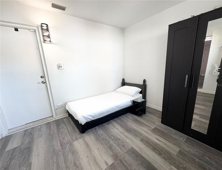 На продажу: $295,000 (3 спален, 2 ванн, 1423 Квадратных фут)