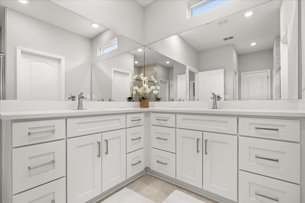 For Sale: $372,900 (4 beds, 3 baths, 2092 Square Feet)