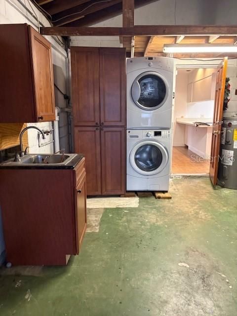 For Sale: $299,000 (2 beds, 1 baths, 1081 Square Feet)