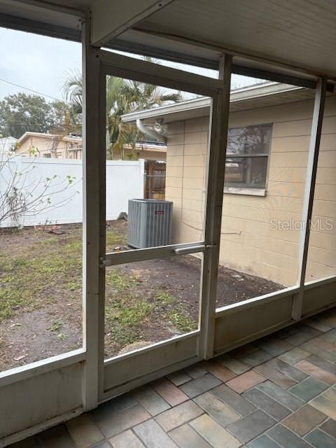 For Sale: $299,000 (2 beds, 1 baths, 1081 Square Feet)