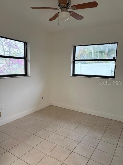 For Sale: $299,000 (2 beds, 1 baths, 1081 Square Feet)