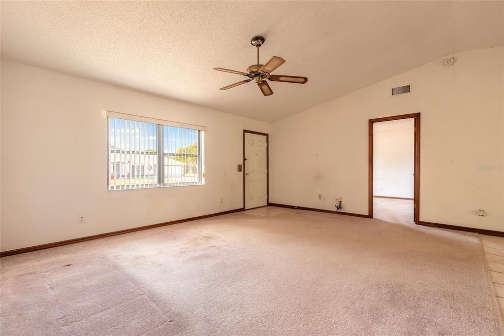 For Sale: $246,000 (3 beds, 2 baths, 1260 Square Feet)