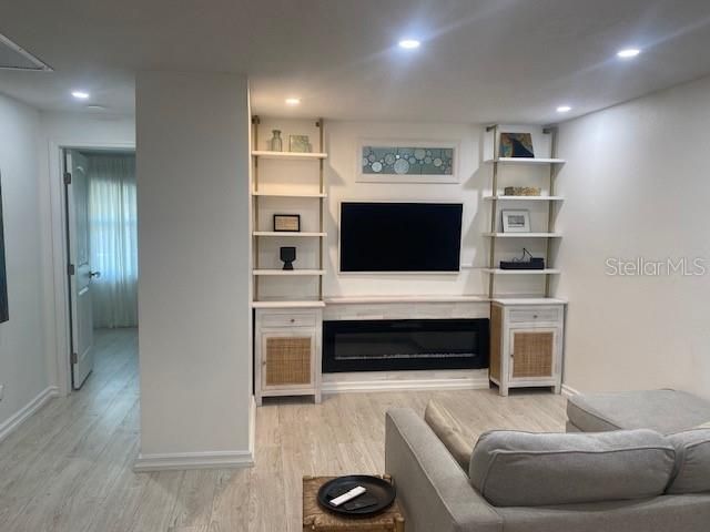 出租: $1,650 (15 贝兹, 2 浴室, 800 平方英尺)