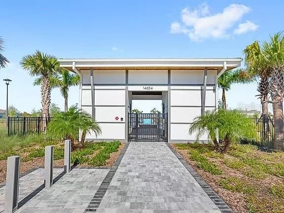 For Sale: $989,000 (6 beds, 4 baths, 3628 Square Feet)