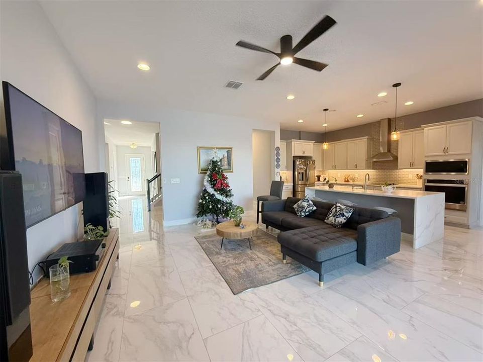 For Sale: $989,000 (6 beds, 4 baths, 3628 Square Feet)