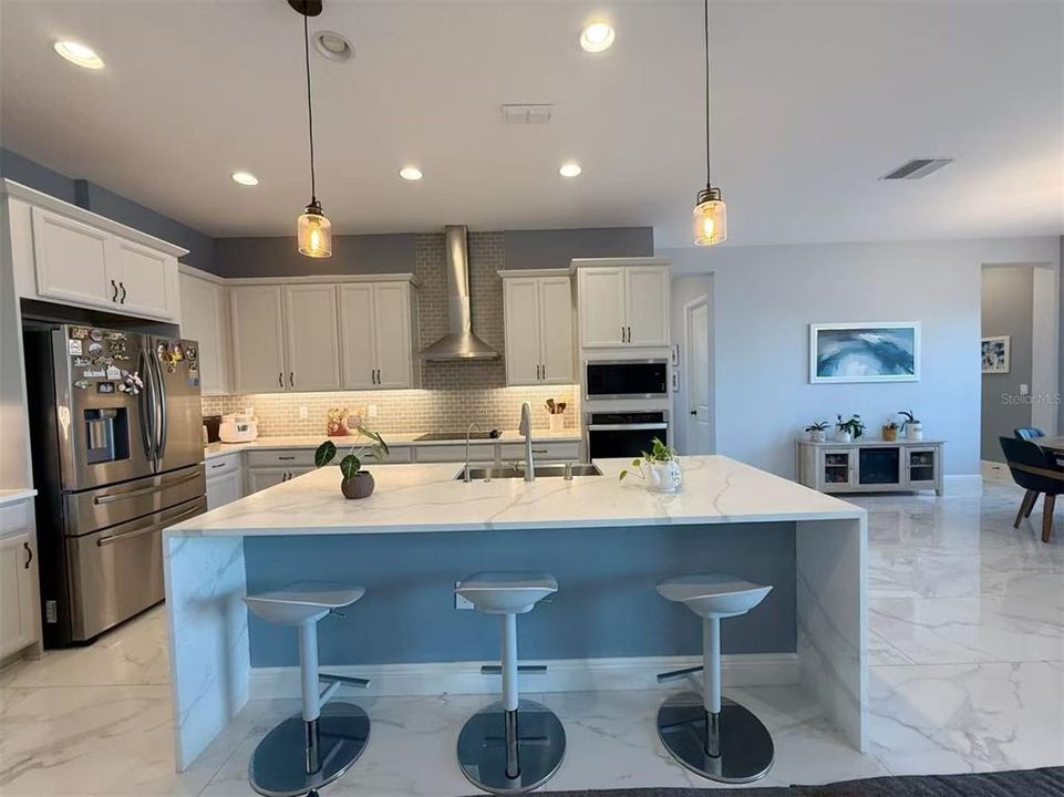 For Sale: $989,000 (6 beds, 4 baths, 3628 Square Feet)