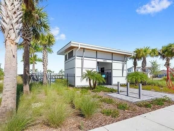 For Sale: $989,000 (6 beds, 4 baths, 3628 Square Feet)