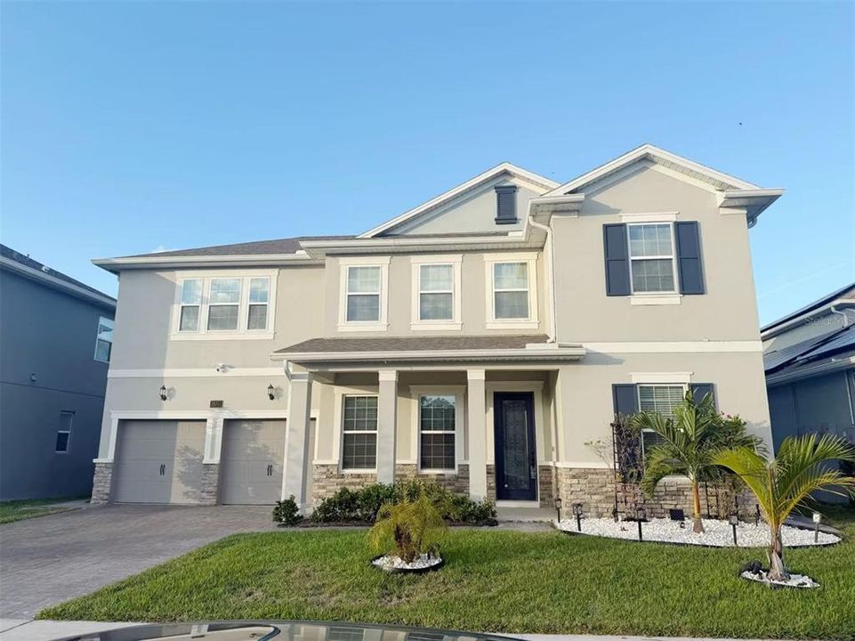 For Sale: $989,000 (6 beds, 4 baths, 3628 Square Feet)