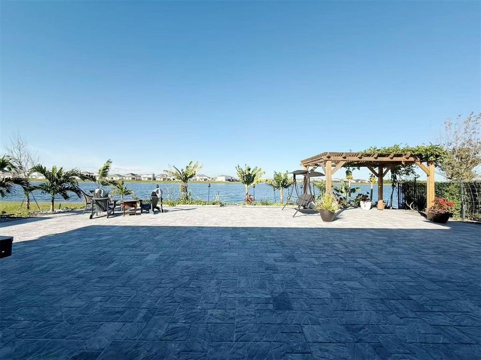 For Sale: $989,000 (6 beds, 4 baths, 3628 Square Feet)