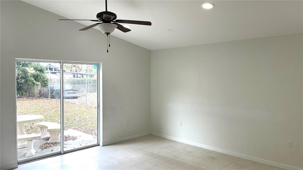 En Renta: $1,750 (3 camas, 2 baños, 1313 Pies cuadrados)