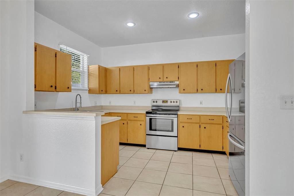 待售: $299,900 (3 贝兹, 2 浴室, 1335 平方英尺)