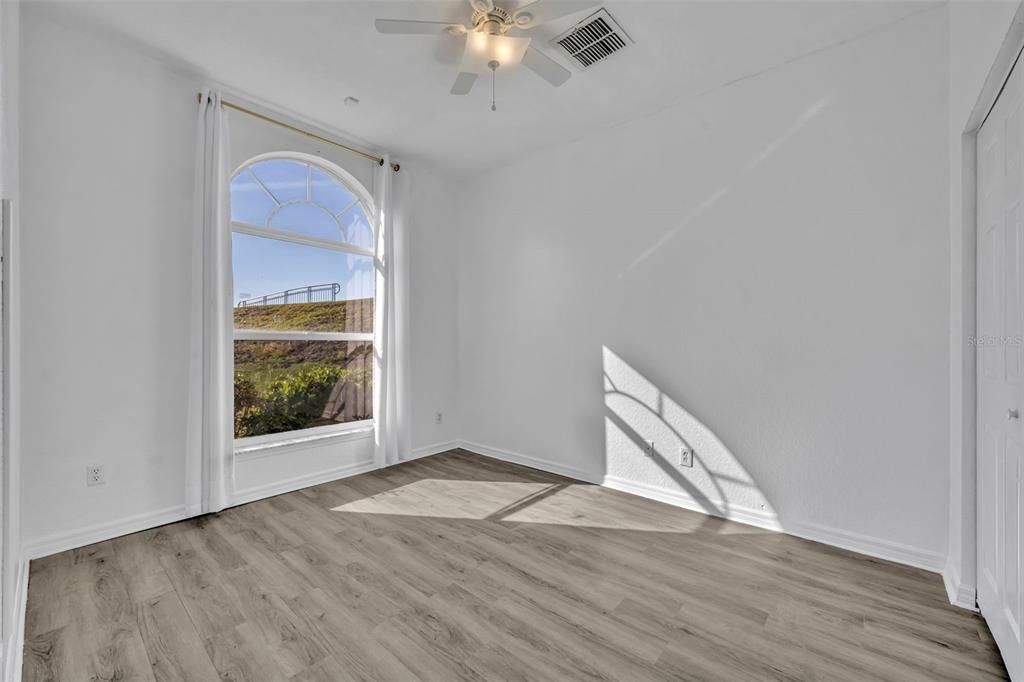 待售: $299,900 (3 贝兹, 2 浴室, 1335 平方英尺)