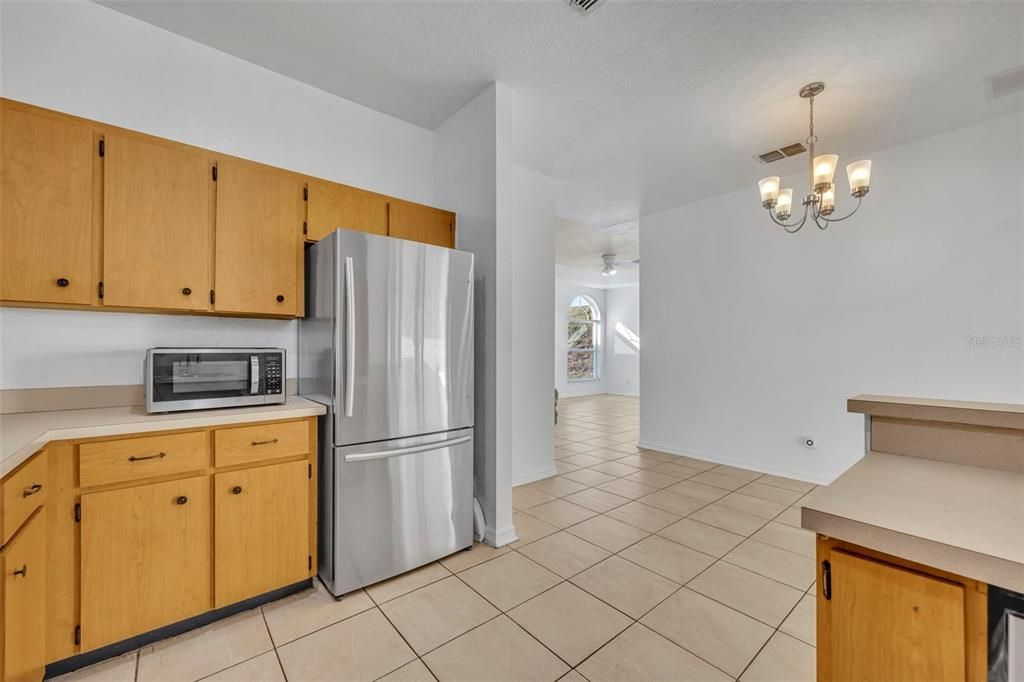 待售: $299,900 (3 贝兹, 2 浴室, 1335 平方英尺)