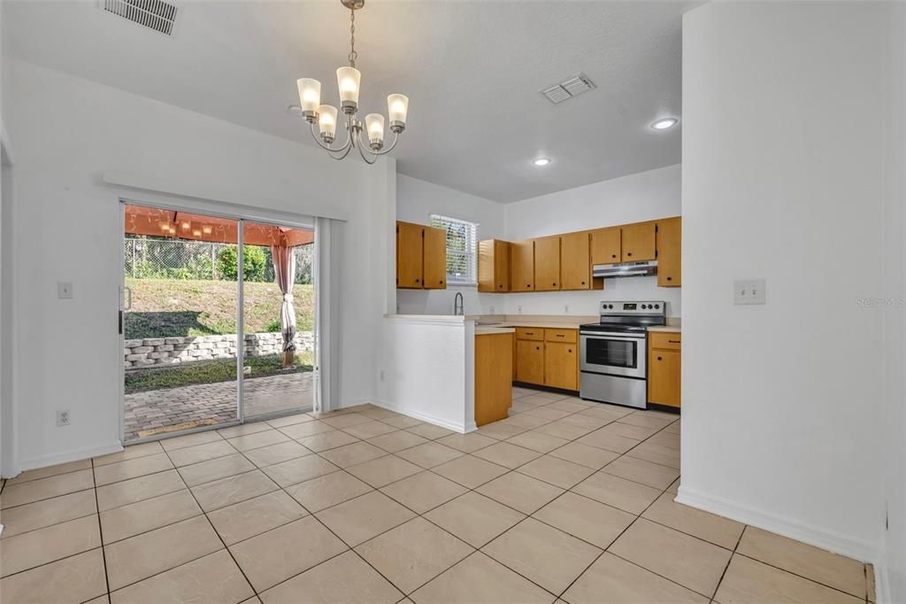 待售: $299,900 (3 贝兹, 2 浴室, 1335 平方英尺)