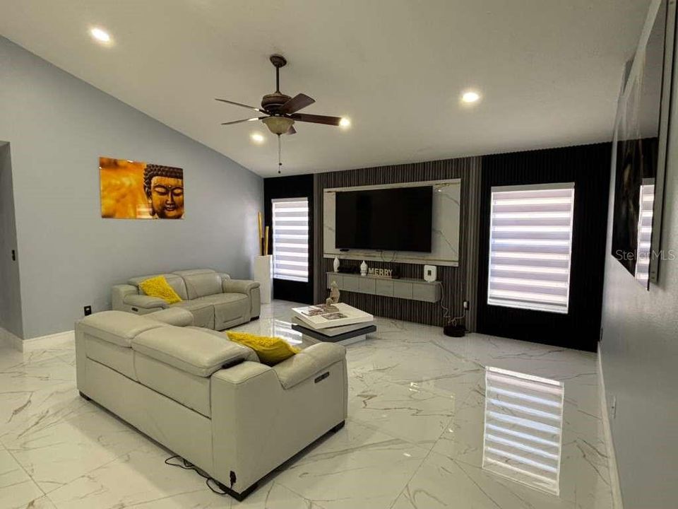 For Sale: $599,900 (4 beds, 2 baths, 2000 Square Feet)