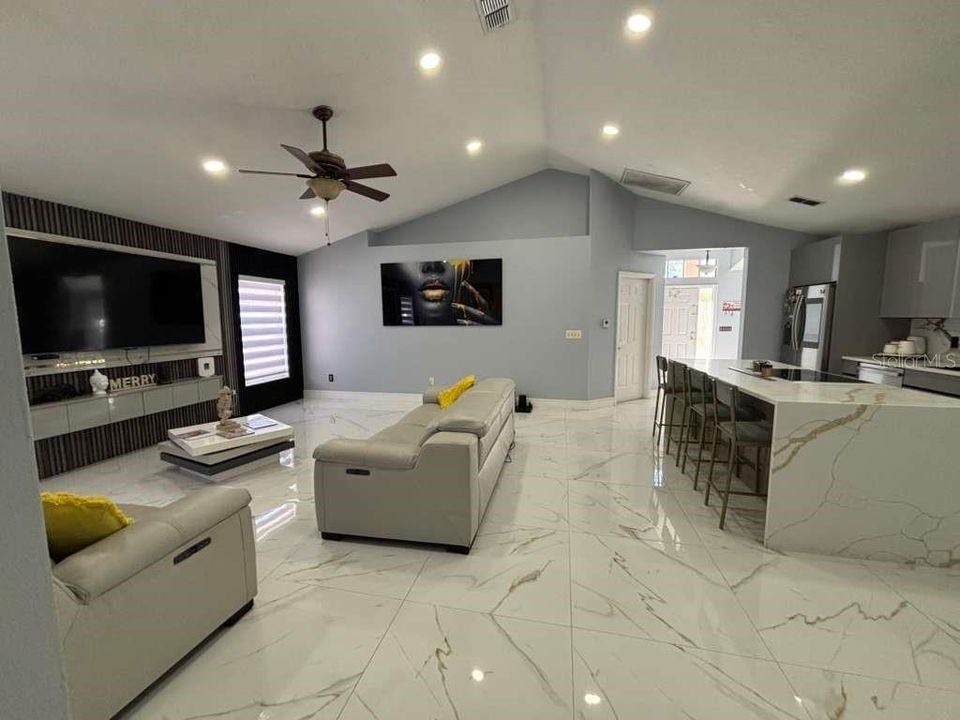 For Sale: $599,900 (4 beds, 2 baths, 2000 Square Feet)