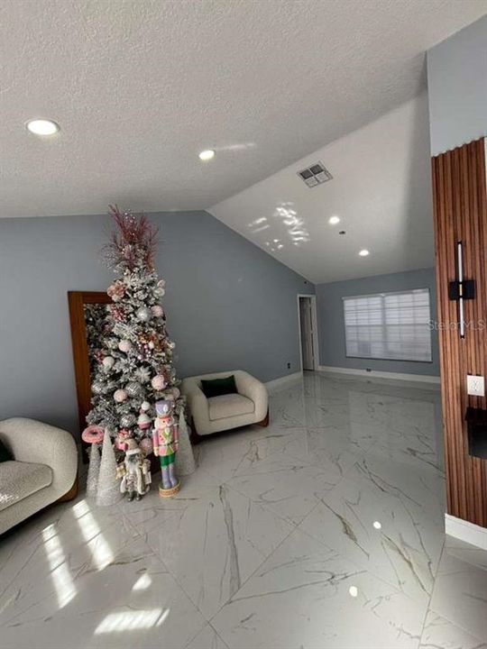 For Sale: $599,900 (4 beds, 2 baths, 2000 Square Feet)